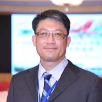 林崇智 George Lin
群創光電股份有限公司 先進封裝事業中心 資深處長
Senior Director of Advanced Package Business Center, Innolux Corporation
